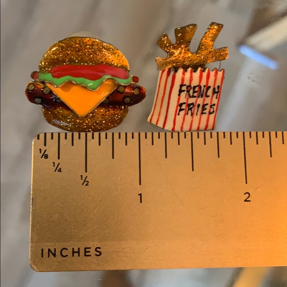 Rare - Lunch at the Ritz hamburger French fries earrings - Picture 4 of 5